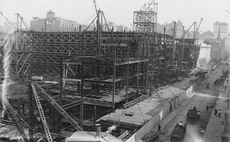 Pennsylvania Railroad Station, in construction, New York.