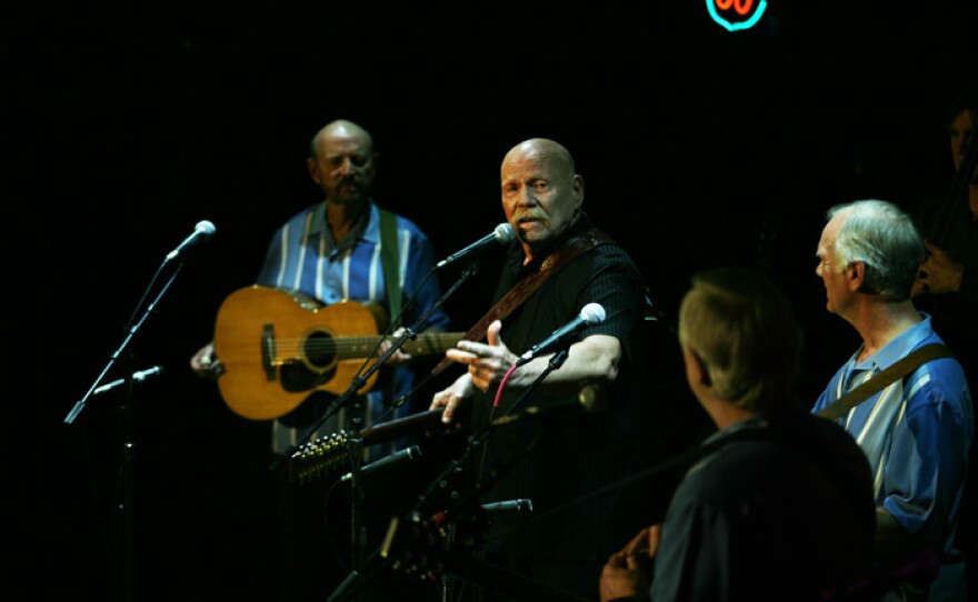 Barry McGuire joins the Kingston Trio to perform the trio's hits and 1950s and ’60s chart toppers.