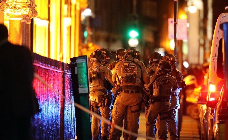 Counter-terrorism special forces assemble near the scene of a suspected terrorist attack near London Bridge on June 4, 2017 in London, England.