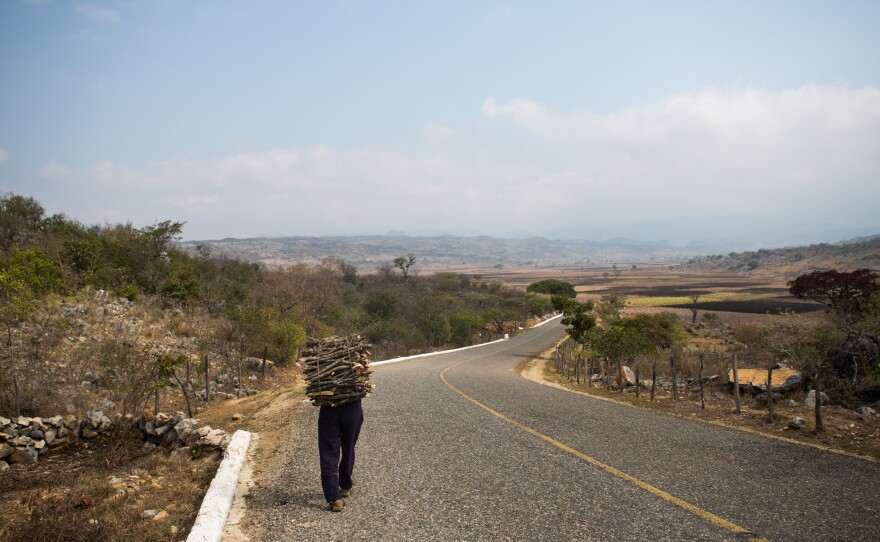 A road stretches along the border with Mexico between La Mesilla and Gracias a Dios, two border towns in Guatemala that are both being used officially and unofficially to pass between the two countries.