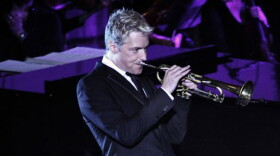 Trumpeter Chris Botti (pictured), a gifted instrumentalist and a charismatic performer in the realm of contemporary jazz, has simultaneously captured the attention of the pop music world.