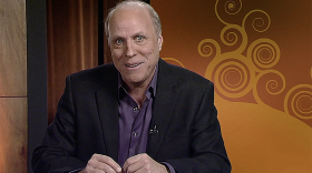 Host Ken Kramer
