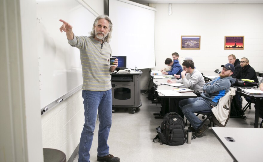 Dave Freeman teaches enhanced oil recovery to petroleum engineering students.