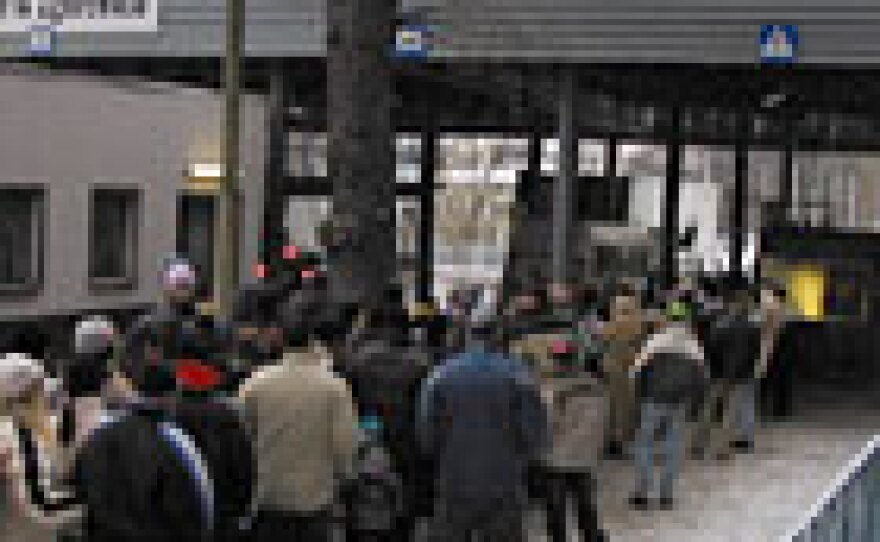 A fundraising party for a Polish children's hospital, hosted by Görlitz, draws an unusually long line at the border crossing to Germany. It's never a long walk though -- just past the checkpoint, across the bridge...