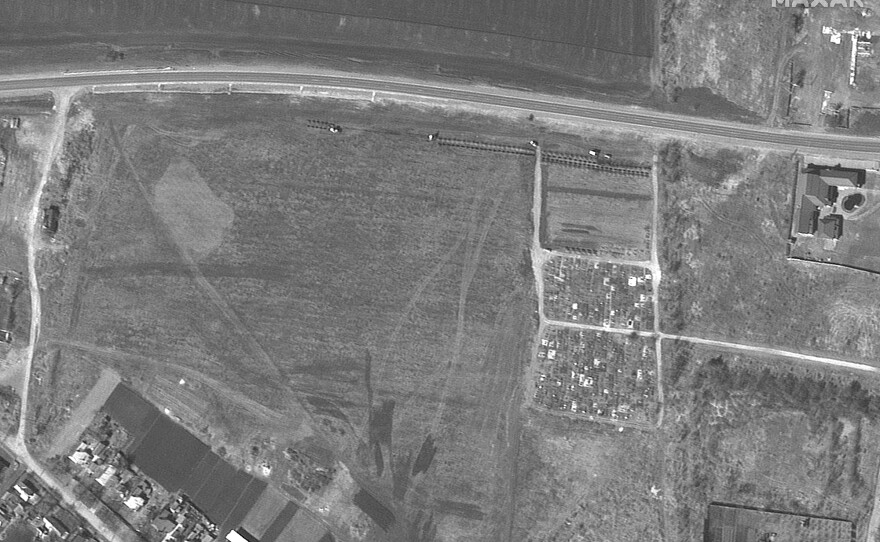 March 26, 2022: overview of the cemetery and the expansion of new graves.