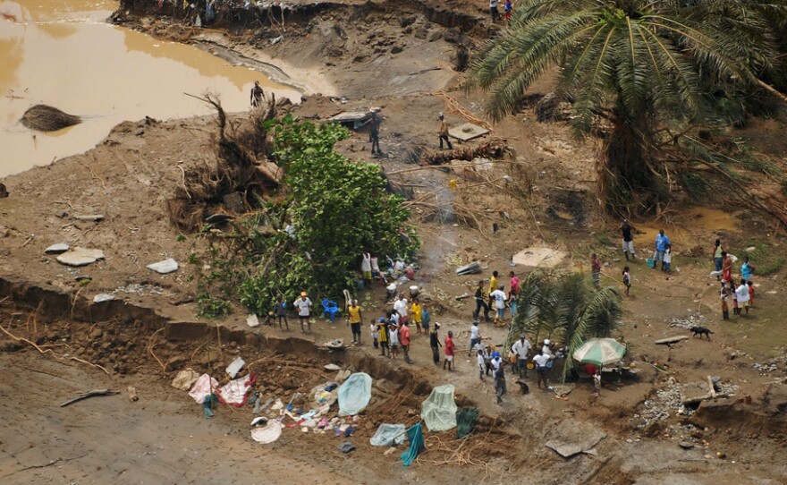 Flooding of the Mira and Telembi rivers in the Narino province of Colombia left approximately 30,000 people homeless and destroyed 62 villages in February 2009. Displaced families have been forced to take refuge in the crowded and crime-infested city of Tumaco.