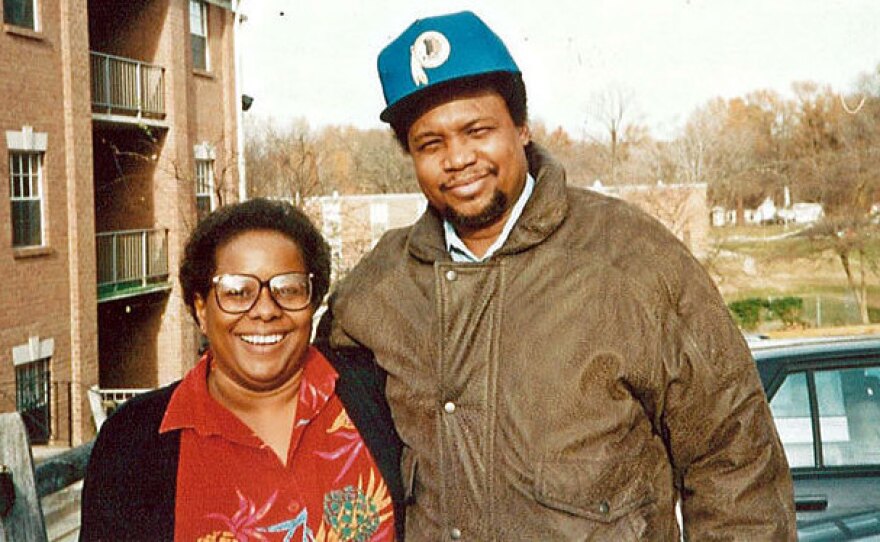 <p>Mary and Thomas Morris got married after dating less than 90 days. He died after coming in contact with a letter laced with anthrax bacteria. </p>