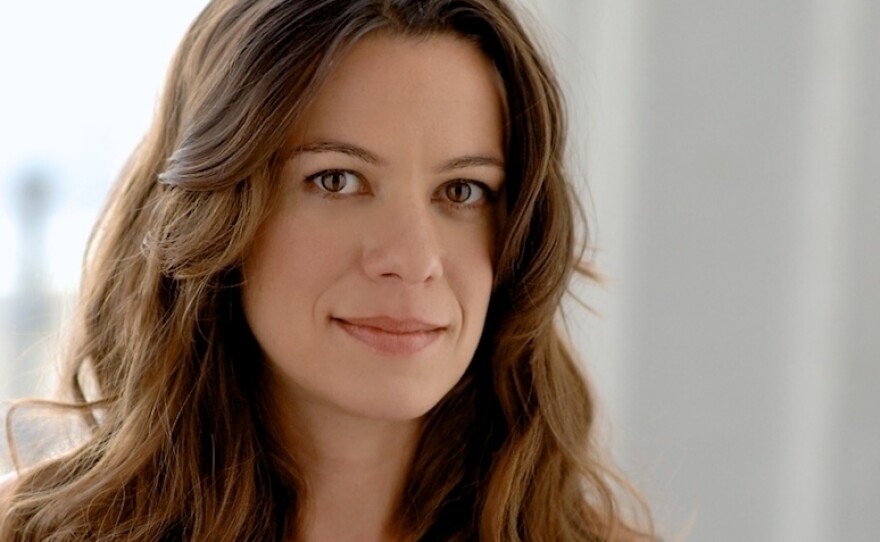 Novelist Sara Gran also writes for the HBO show <em>Southland.</em>