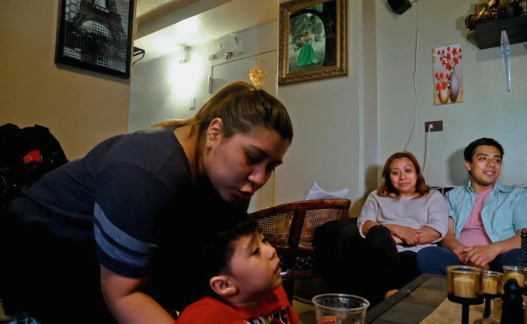 EEUU revive norma que podría negar tarjetas de residencia a inmigrantes que usan beneficios públicos