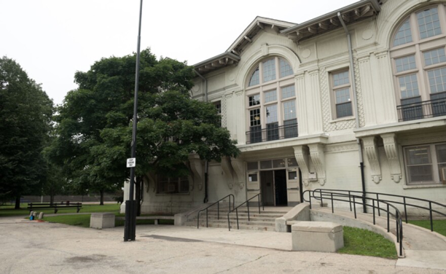 Chicago’s neighborhood parks, designed by Olmsted’s sons John Olmsted and Frederick Law Olmsted, Jr., featured “fieldhouses” that served the city’s immigrants by providing a place to bathe and play sports, access free healthcare and take classes.