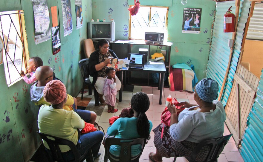 Parents get advice on how to do a great job reading books to their kids.