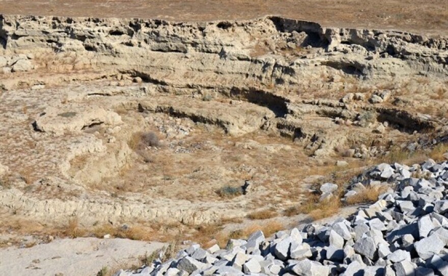 Erosion in channel of Lower San Joaquin Levee District.