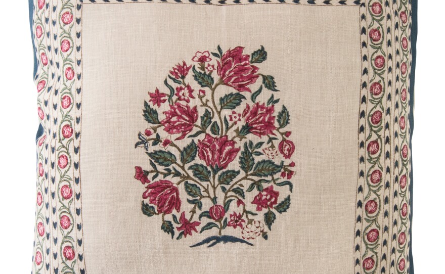 The chintz collection from Good Earth features cushions and quilts with flower motifs created by block printing: Artisans coat a hand-carved wooden block in dyes, then press it firmly on the cotton.
