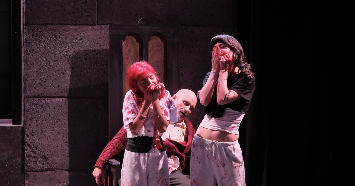 'Dyin' for Dracula' serves up bloody fun — very bloody