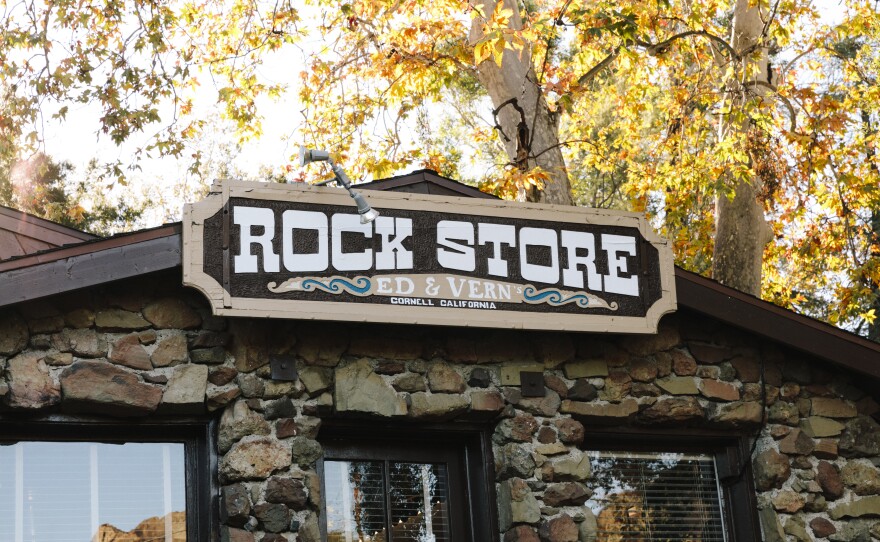 Built from volcanic rock, the Rock Store building was formerly a stagecoach stop in the 1910s. At first, Ed and Vern Savko opened it as a small town grocery store.