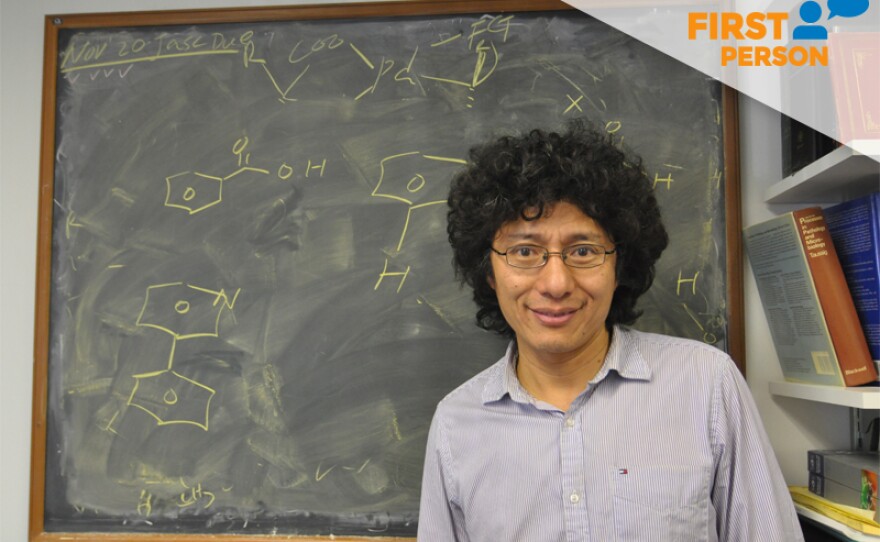 Scripps Research Institute chemist Jin-Quan Yu in his laboratory on September 30, 2016. Yu received a MacArthur fellowship this year for his work breaking the connections between carbon and hydrogen atoms.