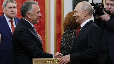 President Vladimir Putin, right, greets U.S. President Donald Trump's envoy Steve Witkoff, prior to talks at the Senate Palace of the Kremlin in Moscow, on Saturday, Sept. 5, 2026.