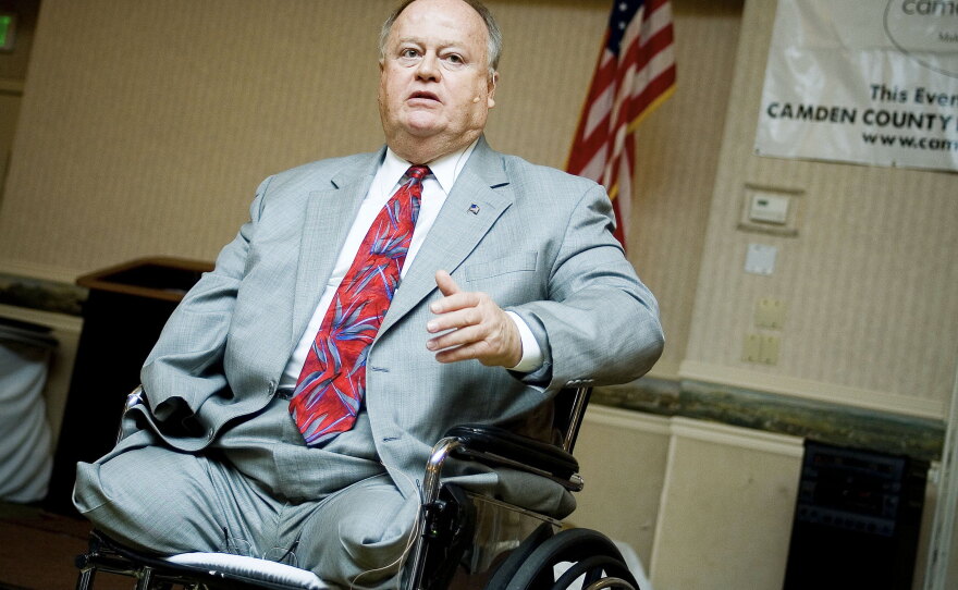 Former U.S. Sen. Max Cleland, D-Ga., speaks on Oct. 31, 2006 in Cherry Hill, N.J.