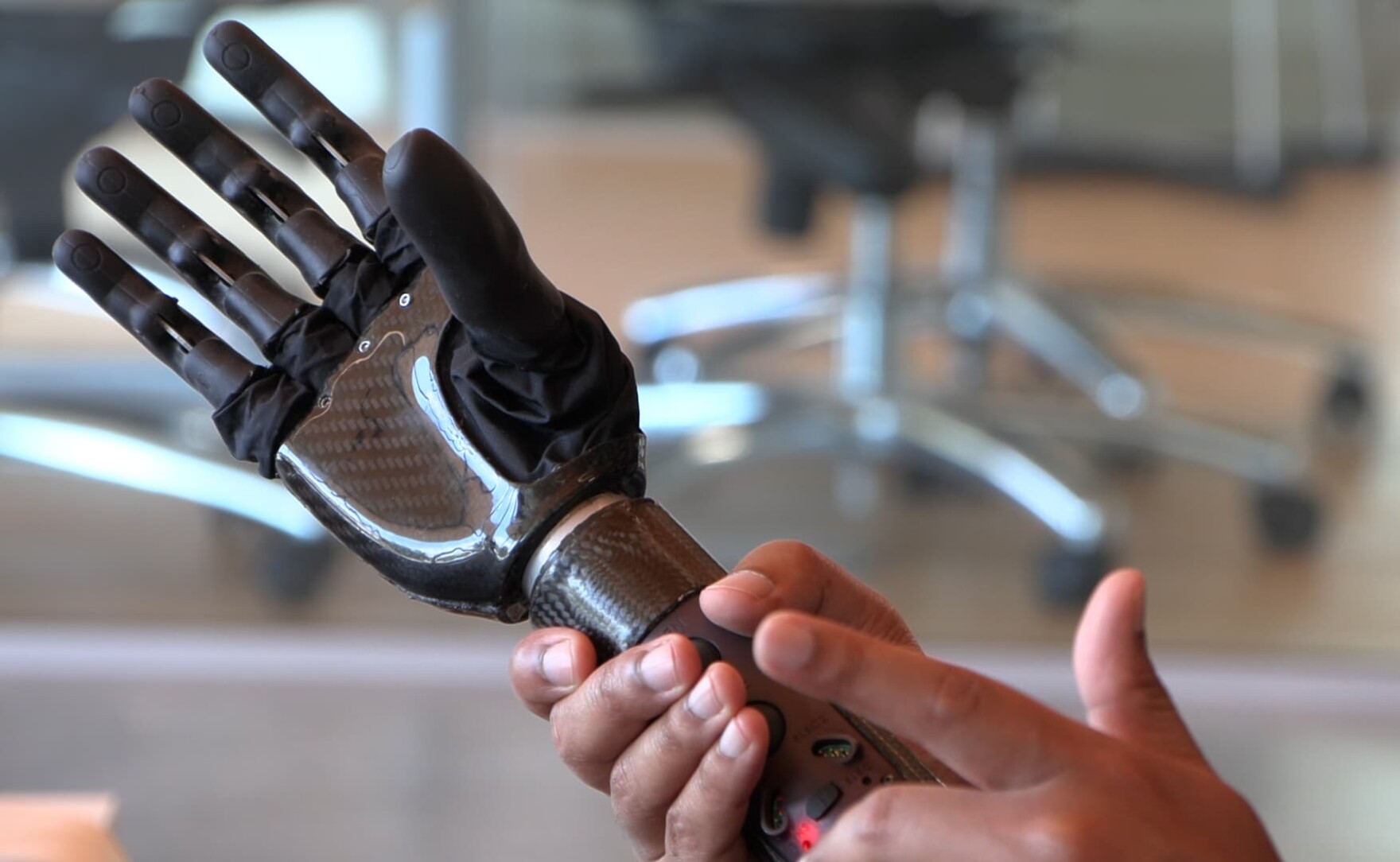 San Diego tech start up PSYONIC showcasing bionic hand at Comic Con ...