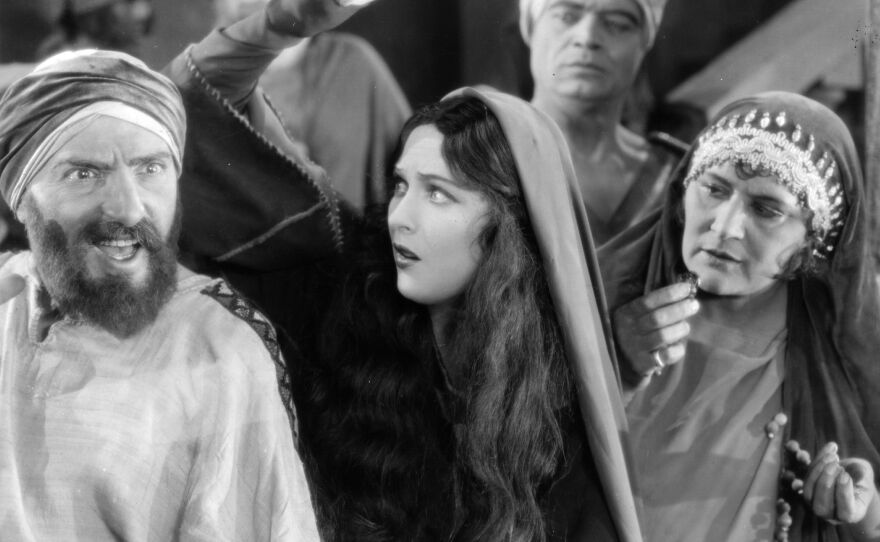 The 1927 biblical epic <em>King of Kings</em> tells the story of the life of Jesus as seen through the eyes of Mary Magdalene.