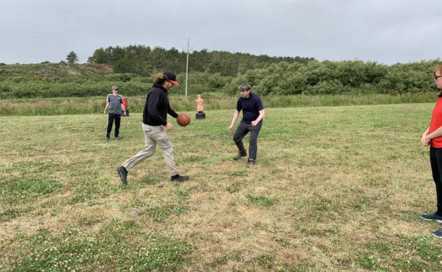 Daniel-and-Matt-playing-basketball-1-800x600.jpeg
