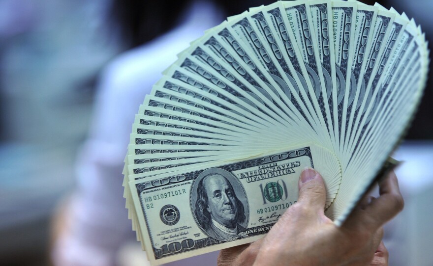 Dirty Benjamins? The current study looked only at $1 bills. But any bill made from cotton will likely harbor an array of bacteria.