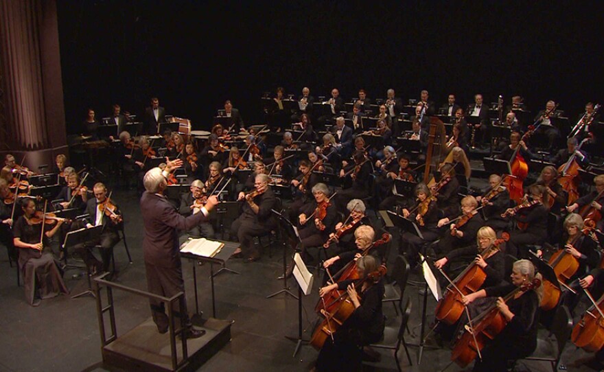 Michael Miropolsky conducting the Cascade Symphony Orchestra.