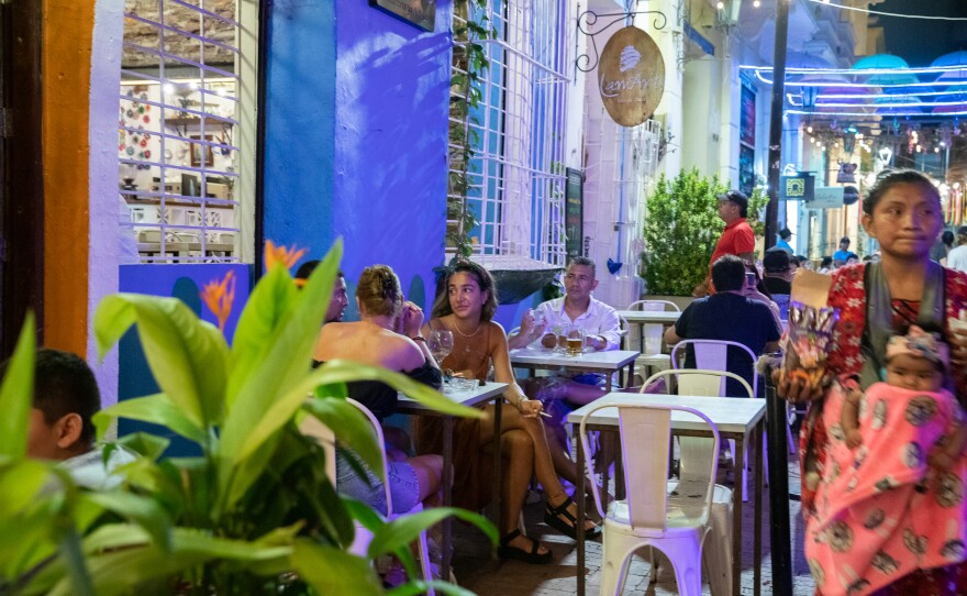 Santa Marta has running water only in wealthier neighborhoods and in restaurants and hotels in its tourist center. These water customers pay the highest rates.