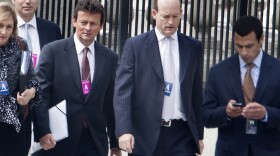 British Petroleum Chief Executive Tony Hayward (C) and BP America President Lamar McKay (2R) arrive at the White House June 16, 2010 in Washington, DC. 