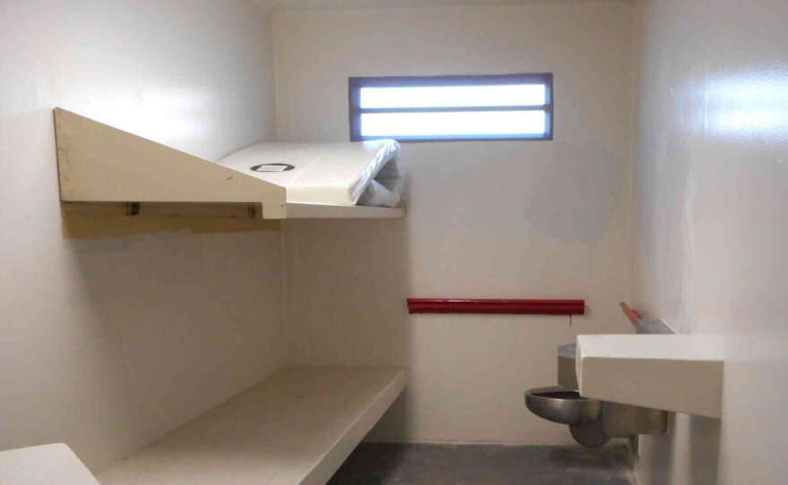 A cell at U.S. Penitentiary, Thomson in Illinois.