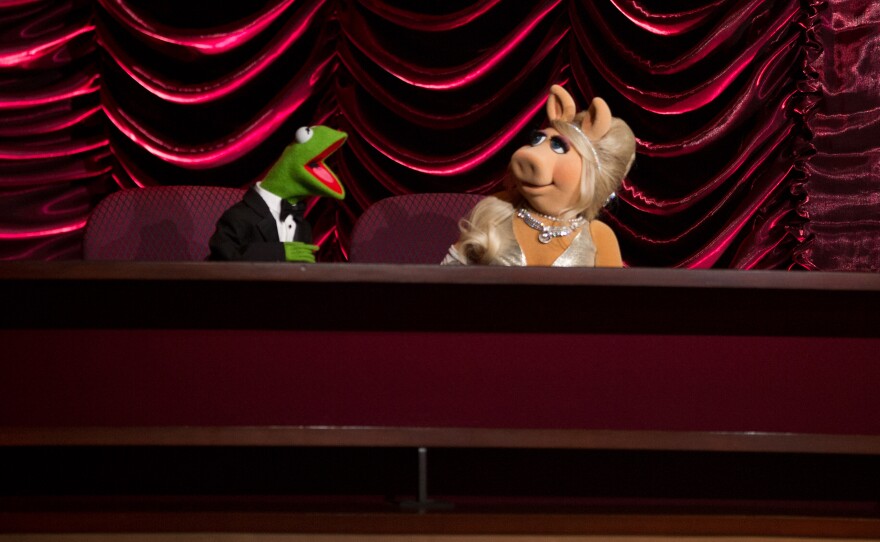 The evening's best presenters: Kermit and Miss Piggy.