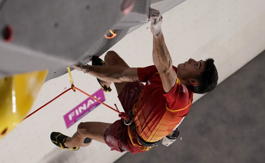 Spain's Alberto Ginés López climbs during the Sport Climbing men's combined final of the Tokyo Olympic Games.
