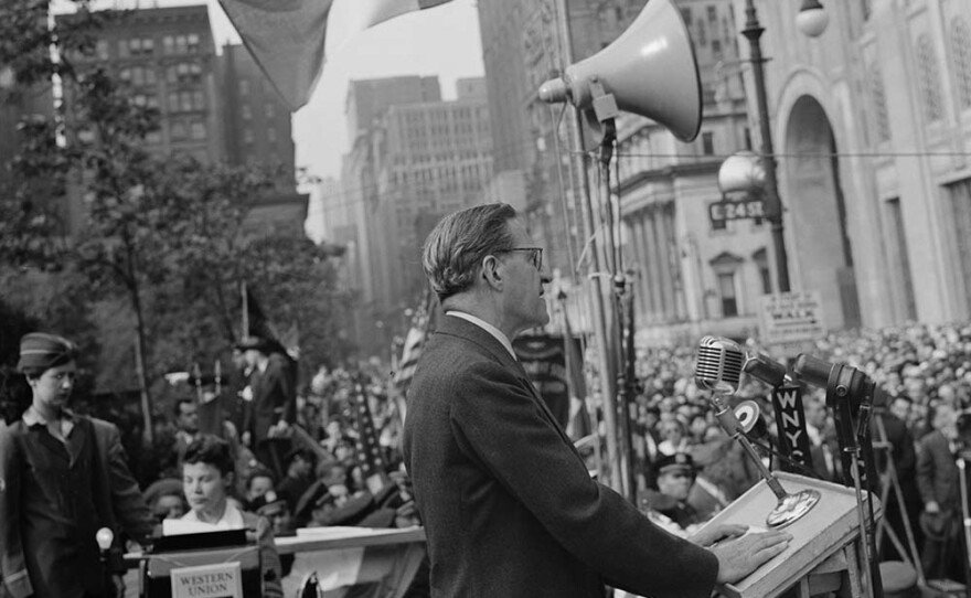 Rabbi Stephen Wise addresses a crowd at a rally outside Madison Square Garden. (undated)
