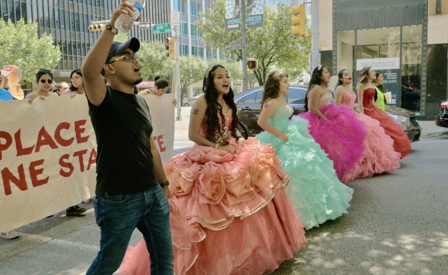 Young girls at a 2017 Poder Quince protest at the Texas State Capitol.