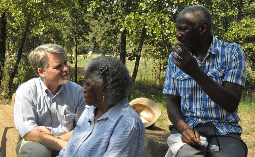 Reporter Chris Tomlinson interviews Lizzie Mae and Charles T. in Marlin, Texas.