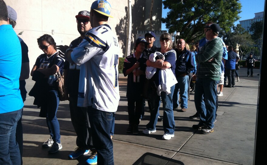 Bolts fans line up outside Buffalo Wild Wings to watch the Chargers face off against the Bengals, Jan. 5, 2014.