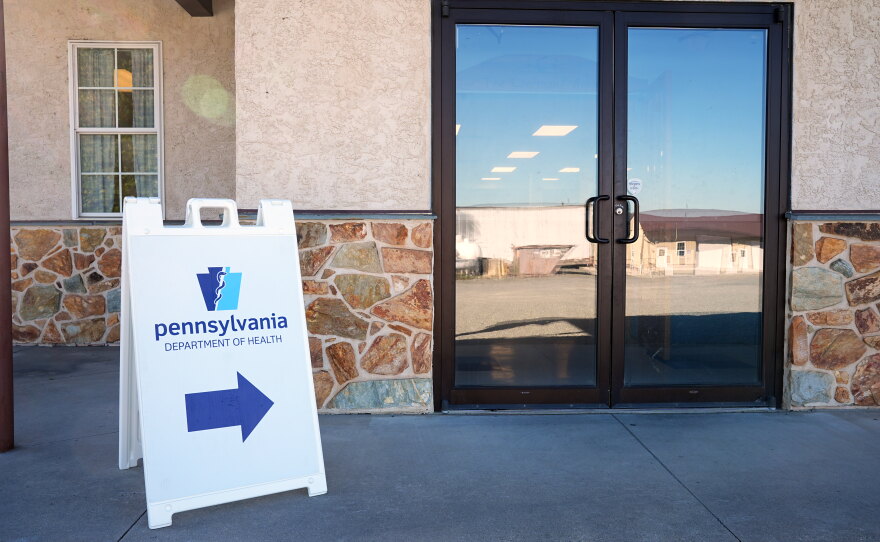 A sign is posted outside a Pennsylvania Department of Health measles vaccination clinic located in Lancaster County in Peach Bottom, Pa., Tuesday, Oct. 20, 2026.
