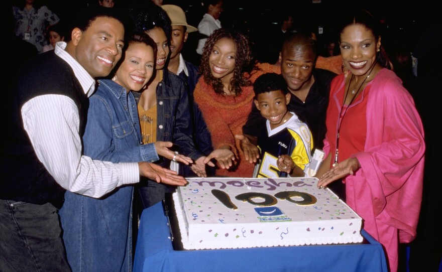Brandy celebrates the 100th episode of Moesha with her castmates William Allen Young, Yvette Wilson, Shar Jackson, Marcus T. Paulk, Lamont Bentley, Sheryl Lee Ralph and Brandy's real-life brother, Ray J.