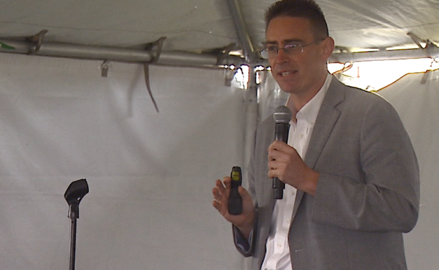 UC San Diego's Rob Knight delivers a talk on gut microbes at the San Diego Fermentation Festival, Jan. 31, 2016.