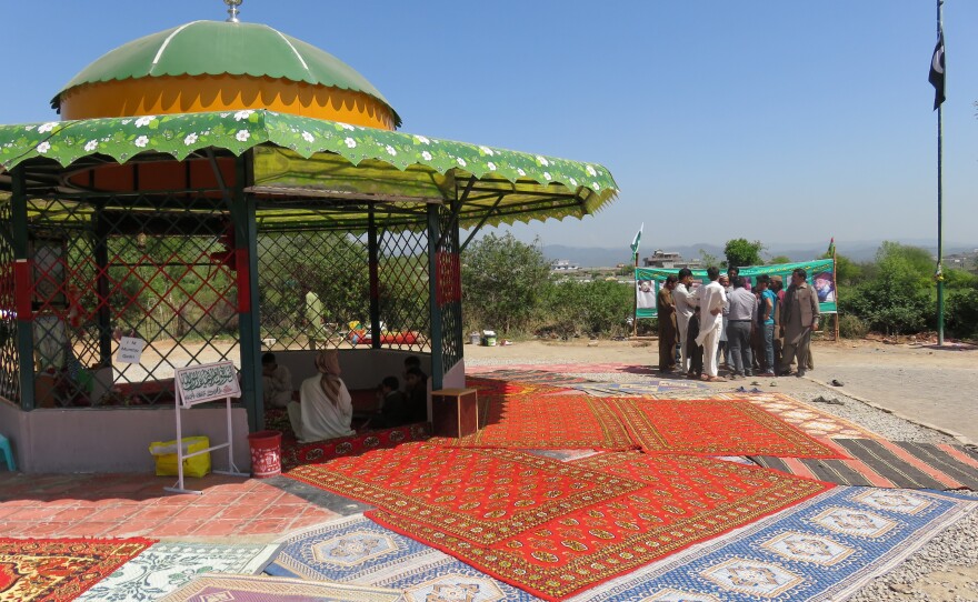 A gazebo shrine houses Mumtaz Qadri's body near Islamabad.