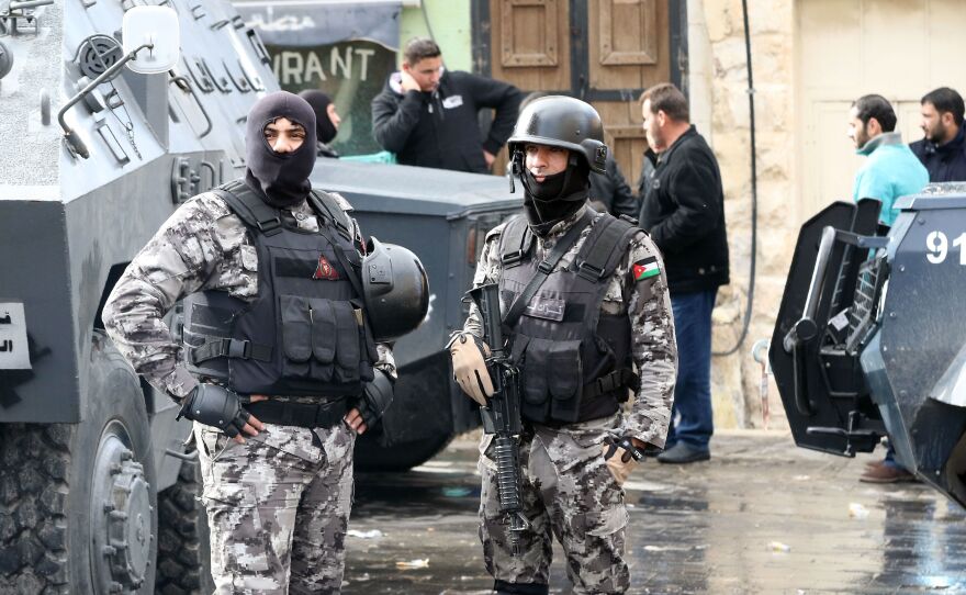 The U.S. State Department has issued travel warnings to Americans, asking U.S. citizens to consider the risks of terror threats before travel to Egypt or Jordan.