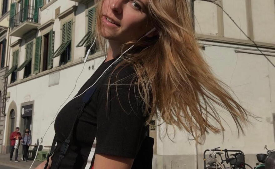 Kuvshynova visiting Italy in 2021.