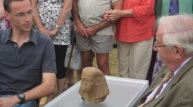 Henry Sandon discovers an Egyptian head, one of the oldest items seen on the ROADSHOW.