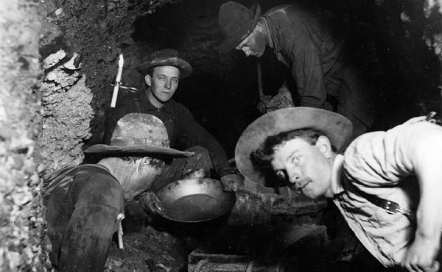 Miners digging for gold in the Eldorado No. 16 mine, 1900.