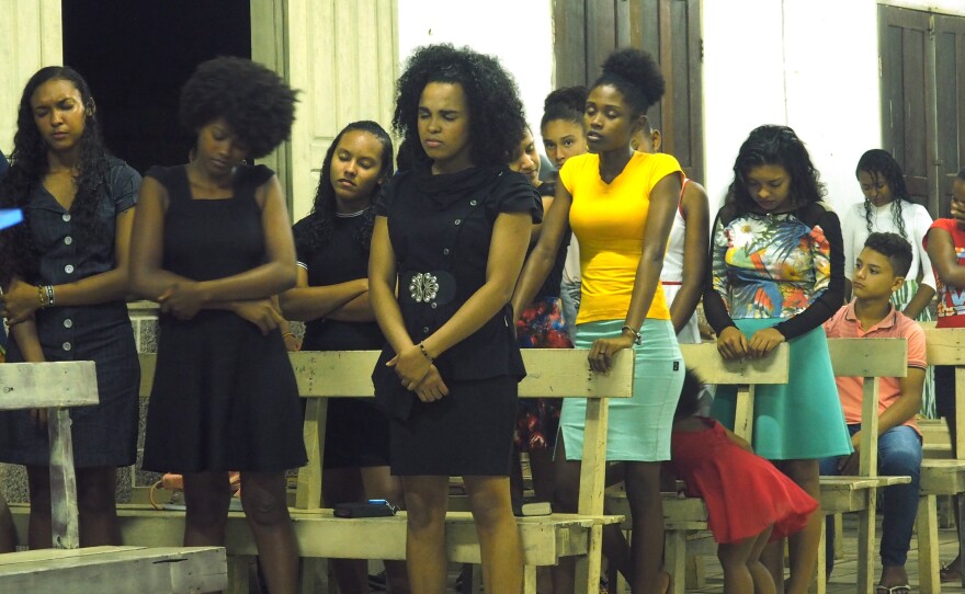 The Assembly of God in Central holds regular youth services where young residents sing, pray, and worship together. This evangelical church has several other branches on the town's outskirts.