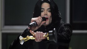 Singer Michael Jackson recieves the Diamond Award on stage during the 2006 World Music Awards at Earls Court on November 15, 2006 in London.