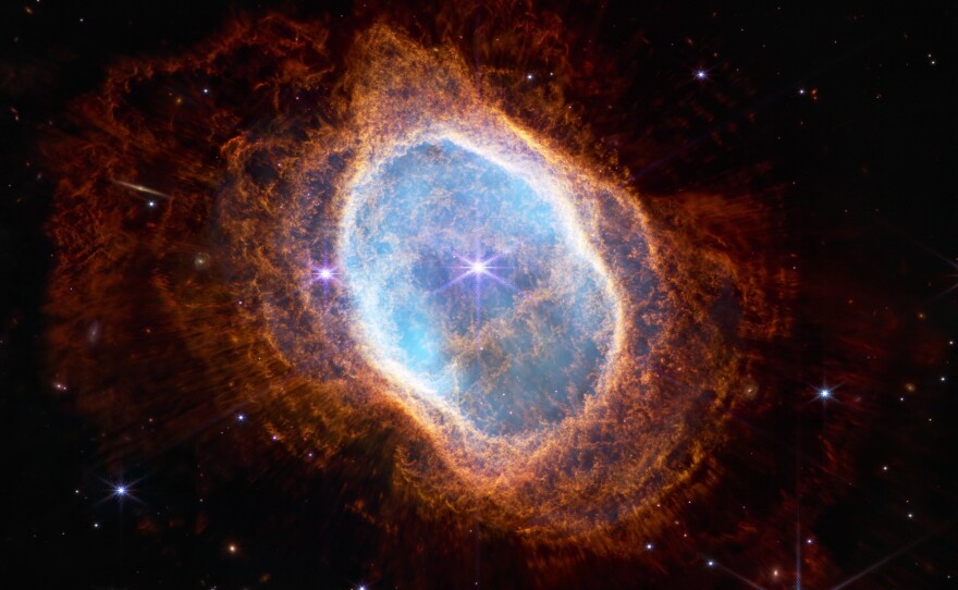 The bright star at the center of NGC 3132, Southern Nebula Ring.