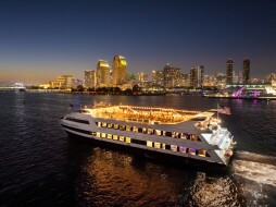 San Diego Parade of Lights Premier Dinner Cruise
