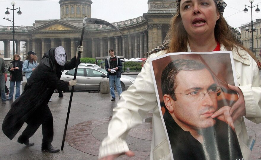 Opposition activists in Saint Petersburg held a mock funeral for Russian justice when oil magnate Mikhail Khodorkovsky was sentenced in 2005.