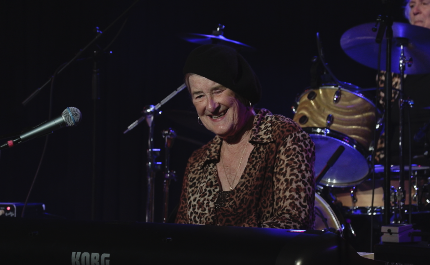Sue Palmer and Her Motel Swing Orchestra